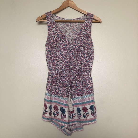 Pink Floral V-Neck Romper, S || American Eagle - Picture 1 of 6